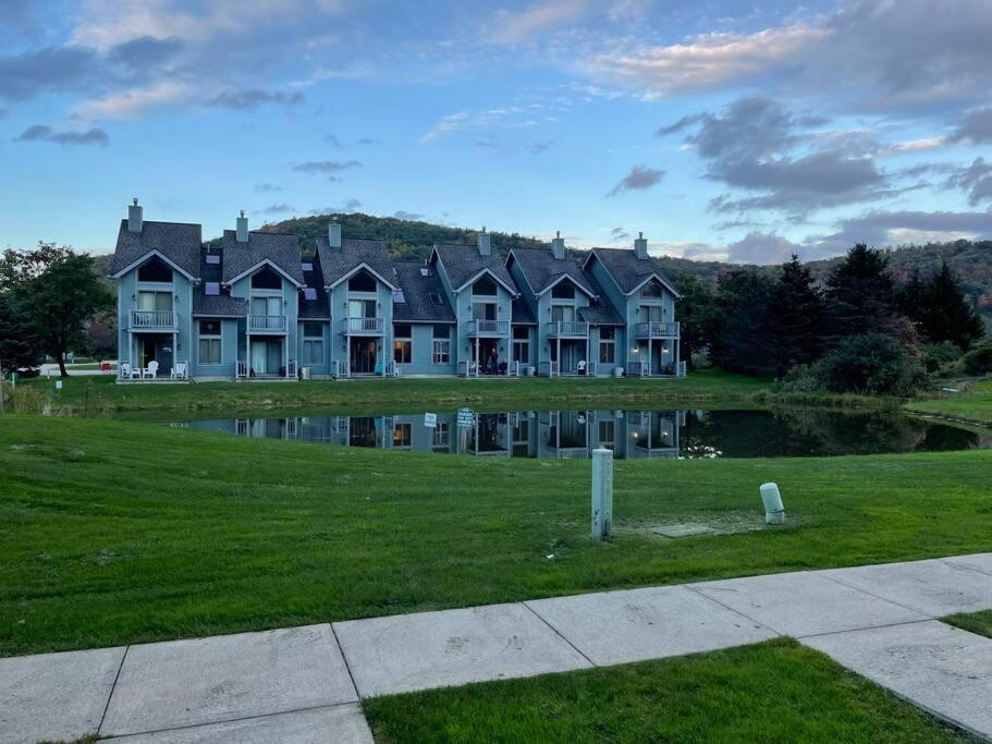 Skiing, Hiking, Village Of Eville Mtn Escape Ellicottville Εξωτερικό φωτογραφία